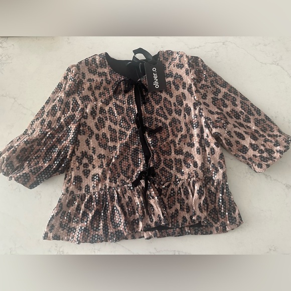 Jackets & Blazers - NWT Olivero Sequin Leopard Print Tie-Front Blouse – Medium